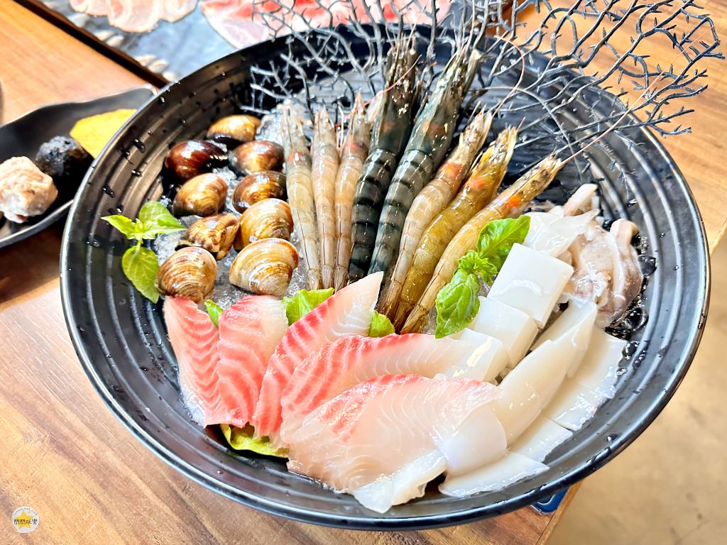 大盛海陸雙人套餐 𝟣𝟢𝟪𝟪元綜合海鮮盤