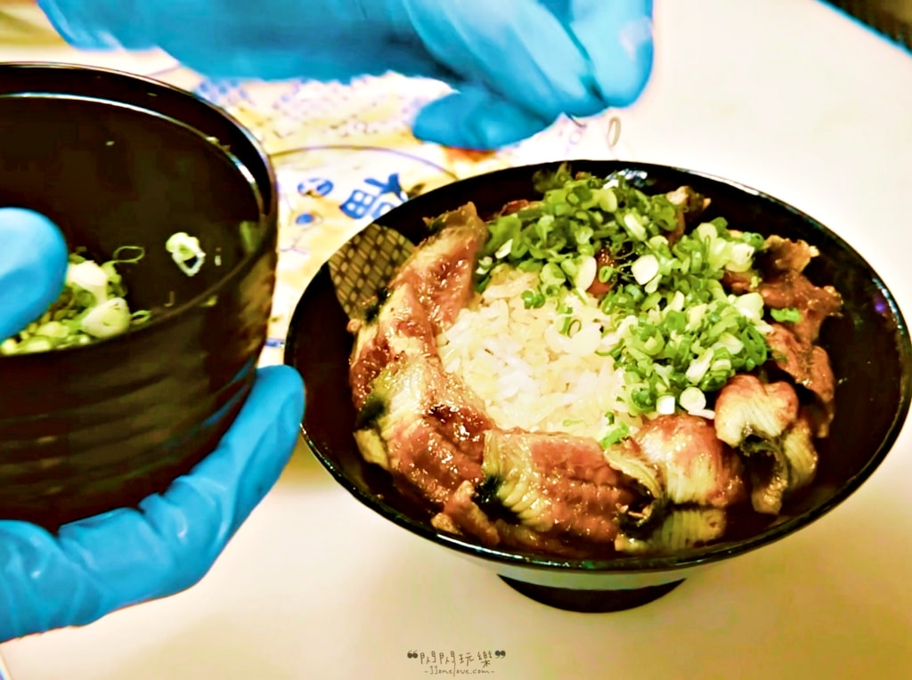 日月鰻魚丼