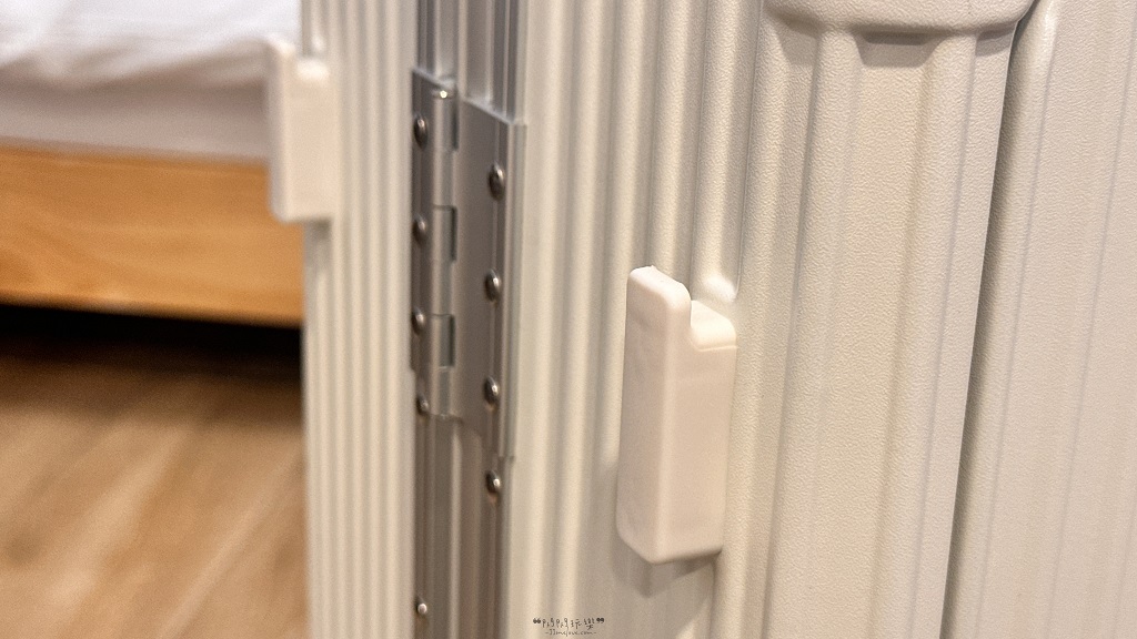 Arlink Carry系列 多功能前開獨立款 鋁框純PC行李箱　24吋